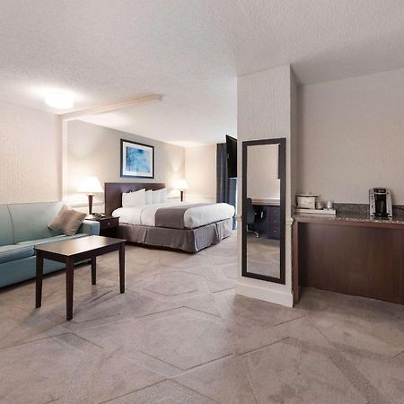 The Blu Hotel Blue Ash Cincinnati, Ascend Hotel Collection エクステリア 写真