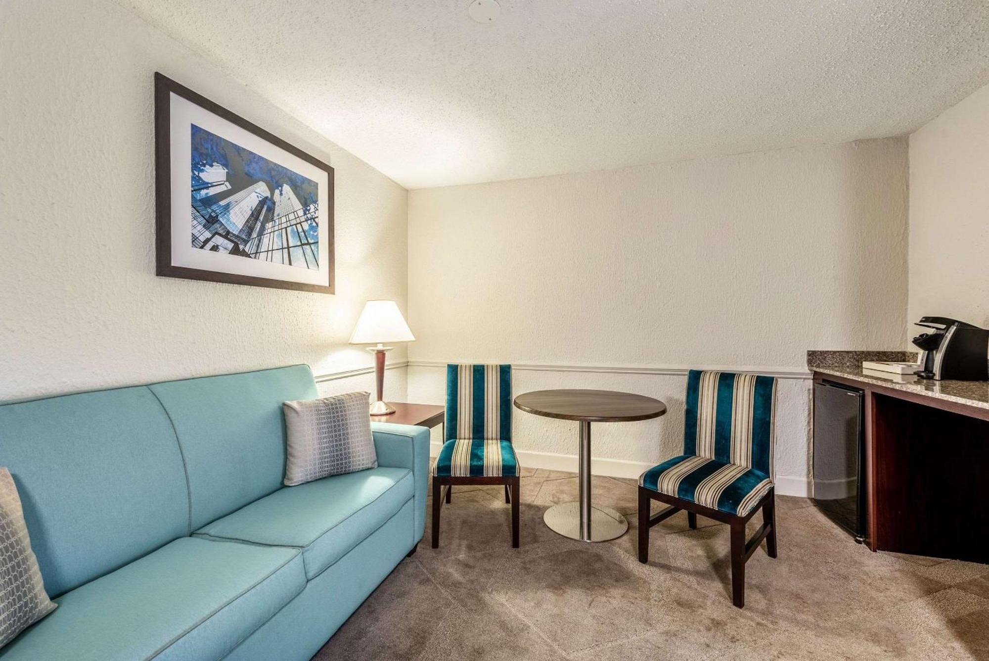 The Blu Hotel Blue Ash Cincinnati, Ascend Hotel Collection エクステリア 写真