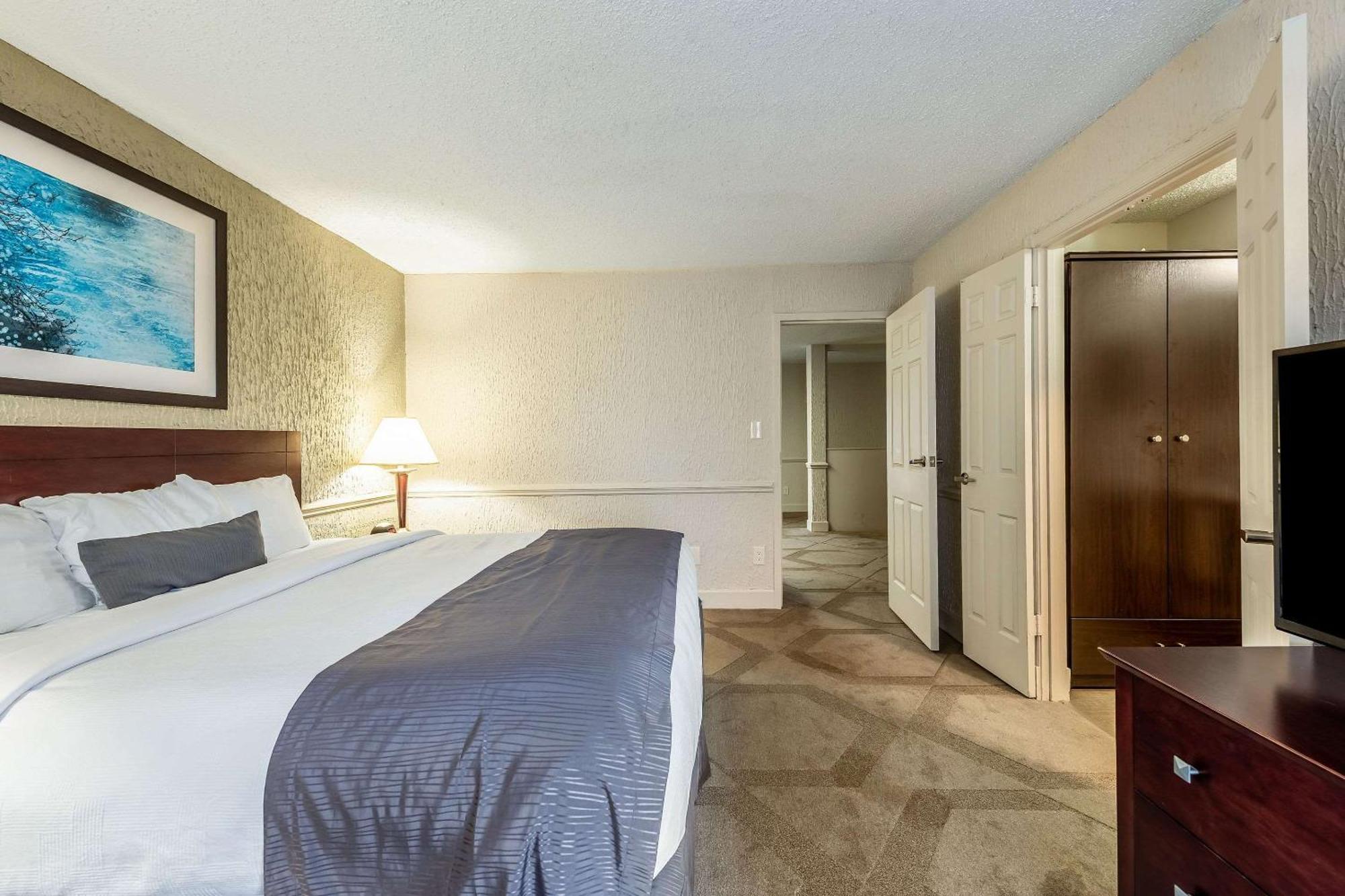The Blu Hotel Blue Ash Cincinnati, Ascend Hotel Collection エクステリア 写真
