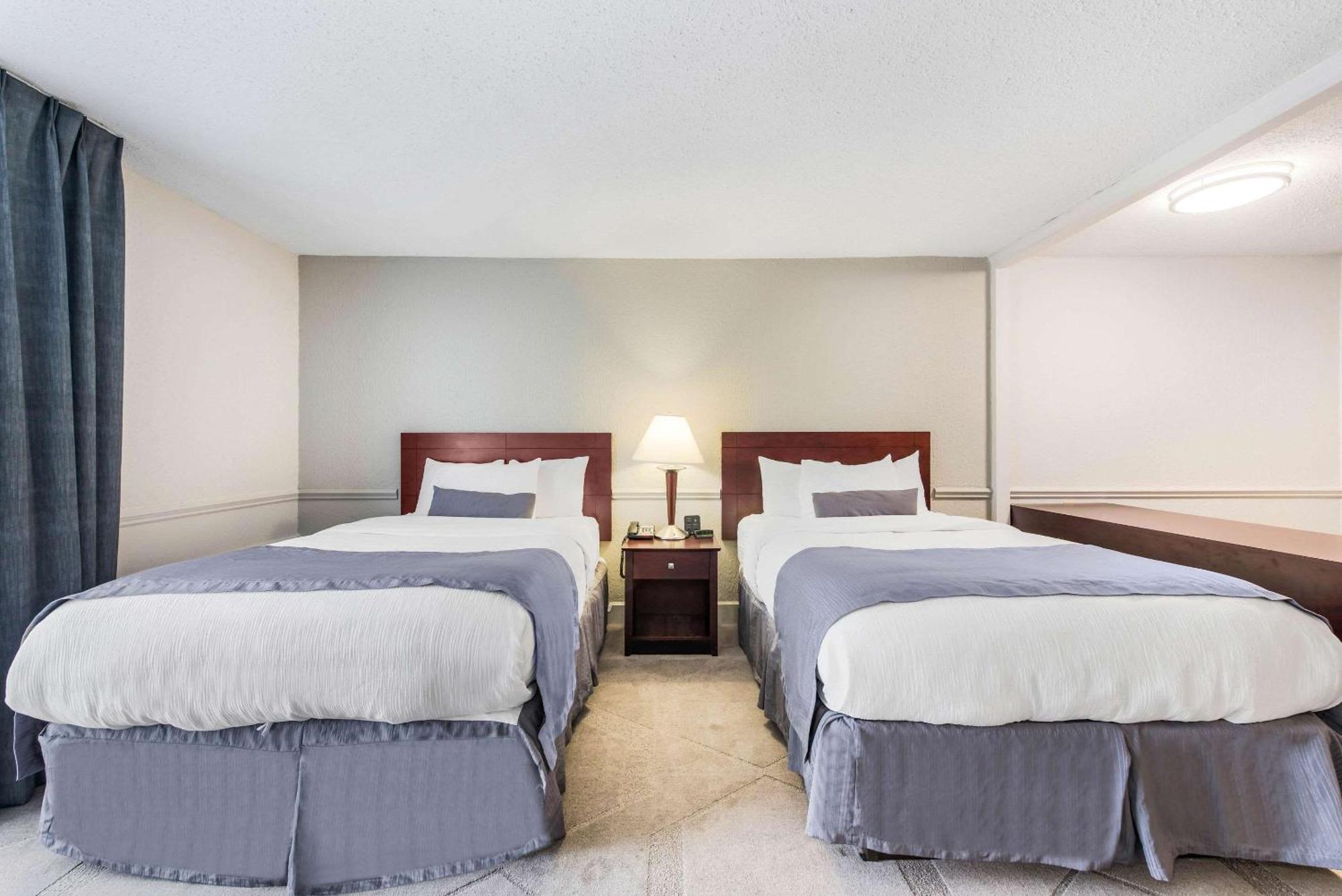 The Blu Hotel Blue Ash Cincinnati, Ascend Hotel Collection エクステリア 写真