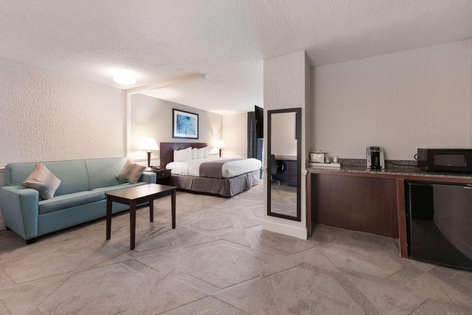 The Blu Hotel Blue Ash Cincinnati, Ascend Hotel Collection エクステリア 写真